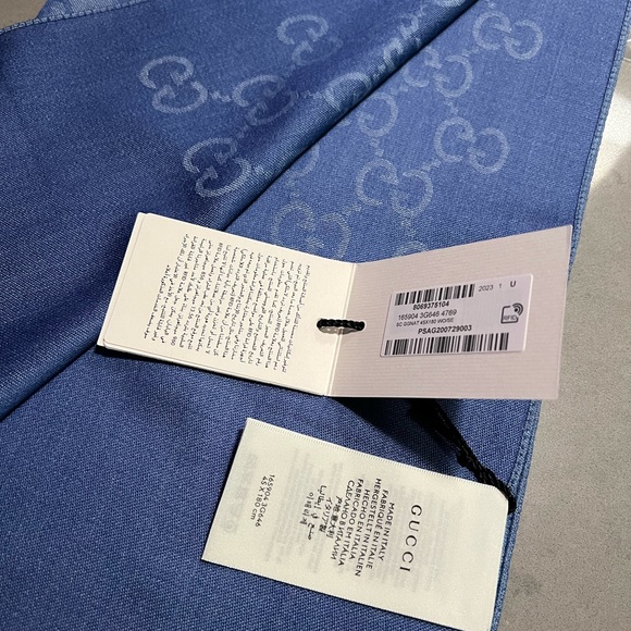 **SOLD** Authentic GUCCI light Blue & Periwinkle Wool And Silk Logo Scarf NWT - Picture 3 of 9